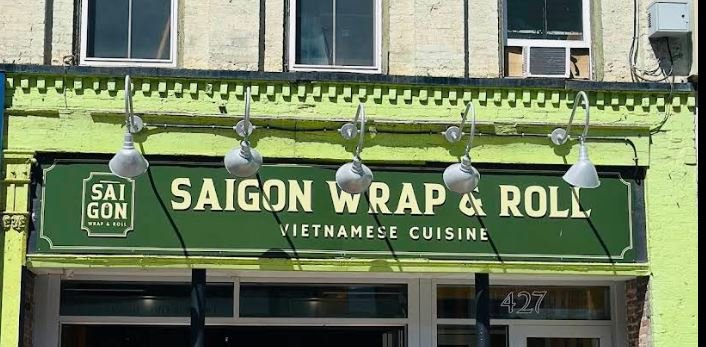 SAIGON WRAP & ROLL logo